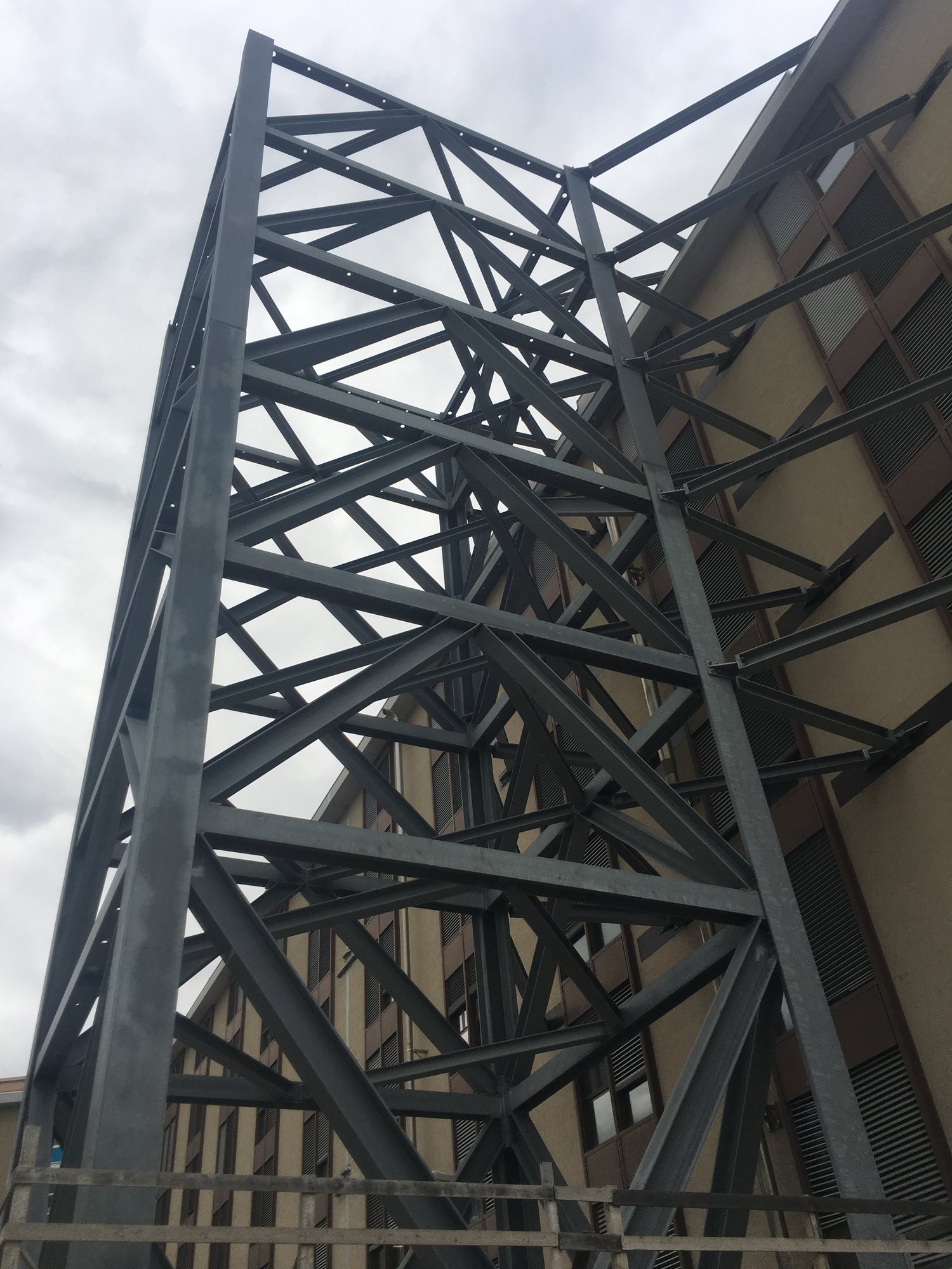 Torri dissipative antisismiche dell’Ospedale di Torrette, Ancona